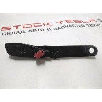 19 Кронштейн-направляющая люка задняя правая Tesla model S REST 1034356-00-E